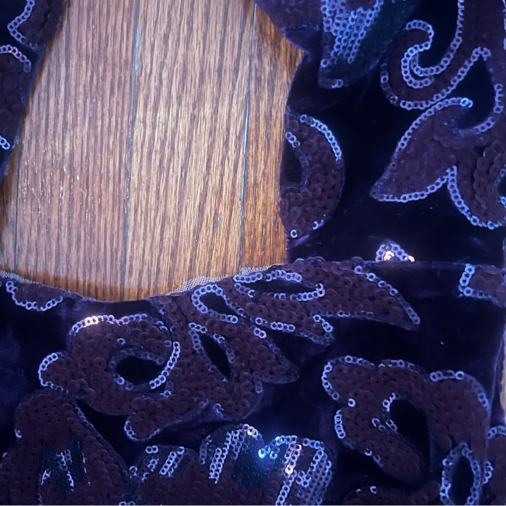 Michael Costello x REVOLVE Sequin Velvet Cutout Midi Dress Plum Burgundy – XXS - Picture 6 of 8